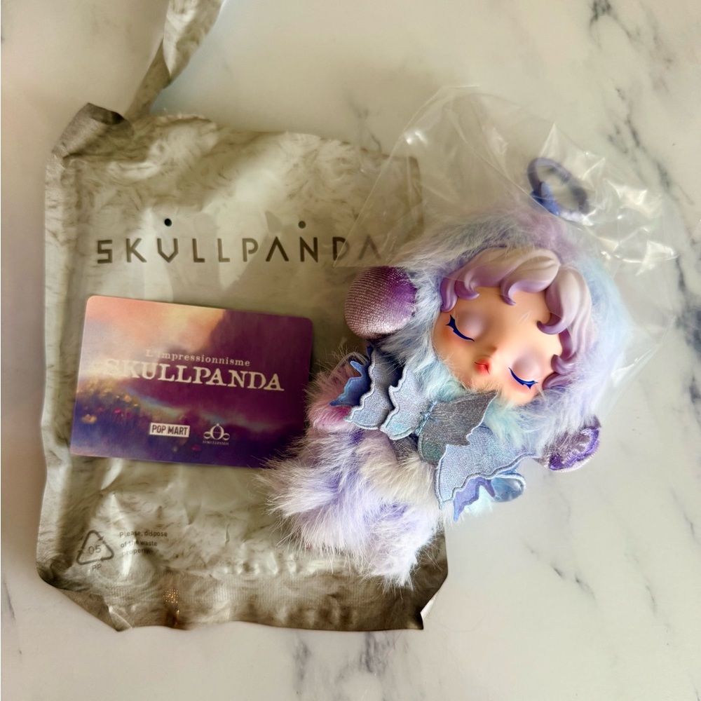 SKULLPANDA Plush Pastel Kids Bag Charm - Picture 3 of 3